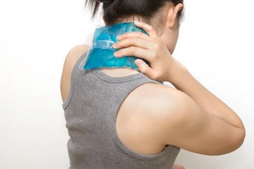 resting after workout with apple cider vinegar and ice