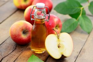 lemon, apples and apple cider vinegar