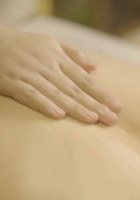 MASSAGE BODY BY NATURAL OIL