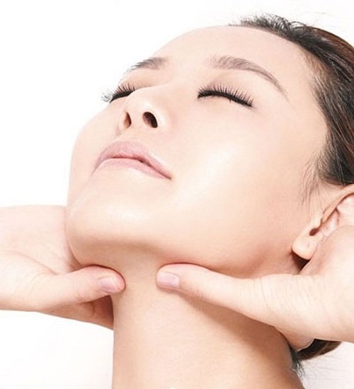 Massage vùng cổ Massage vùng cổ