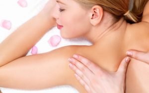 lợi ích massage vai cổ gáy
